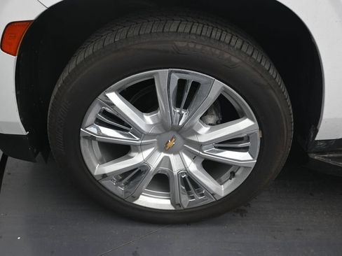 Used 2022 Chevrolet Suburban High Country RWD image 9