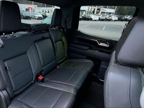 Used 2024 GMC Sierra 1500 SLT image 18