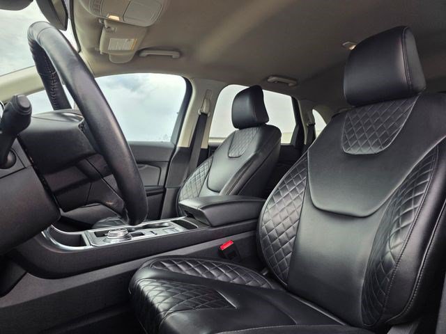 Used 2024 Ford Edge Titanium AWD/4WD image 23