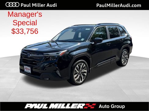 Used 2025 Subaru Forester Touring AWD/4WD image 1