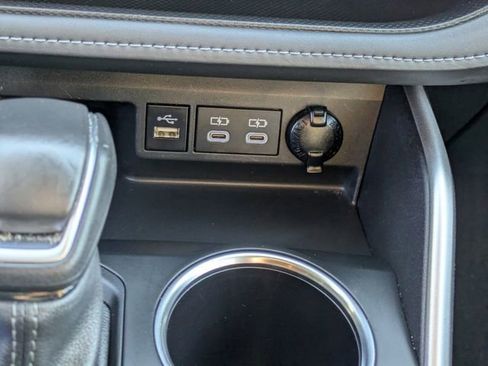 Used 2024 Toyota Highlander LE image 17