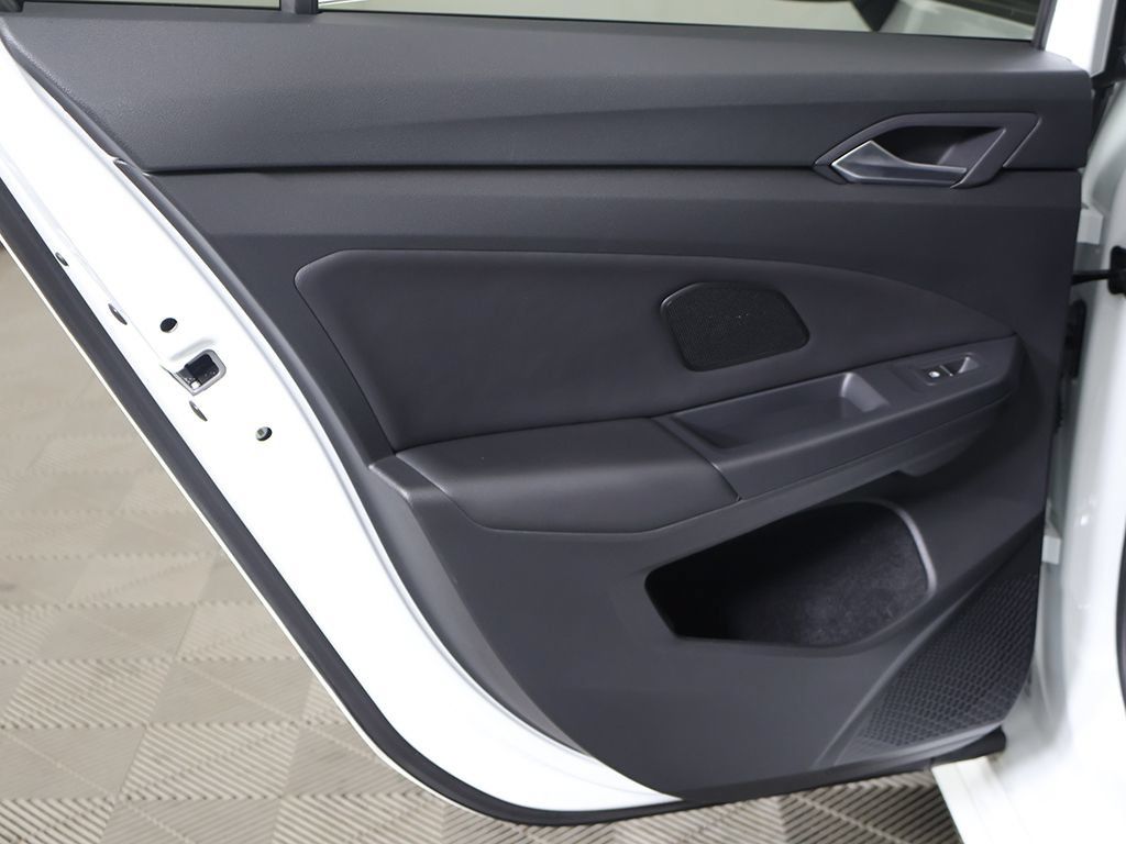 Used 2024 Volkswagen Golf R AWD/4WD image 28