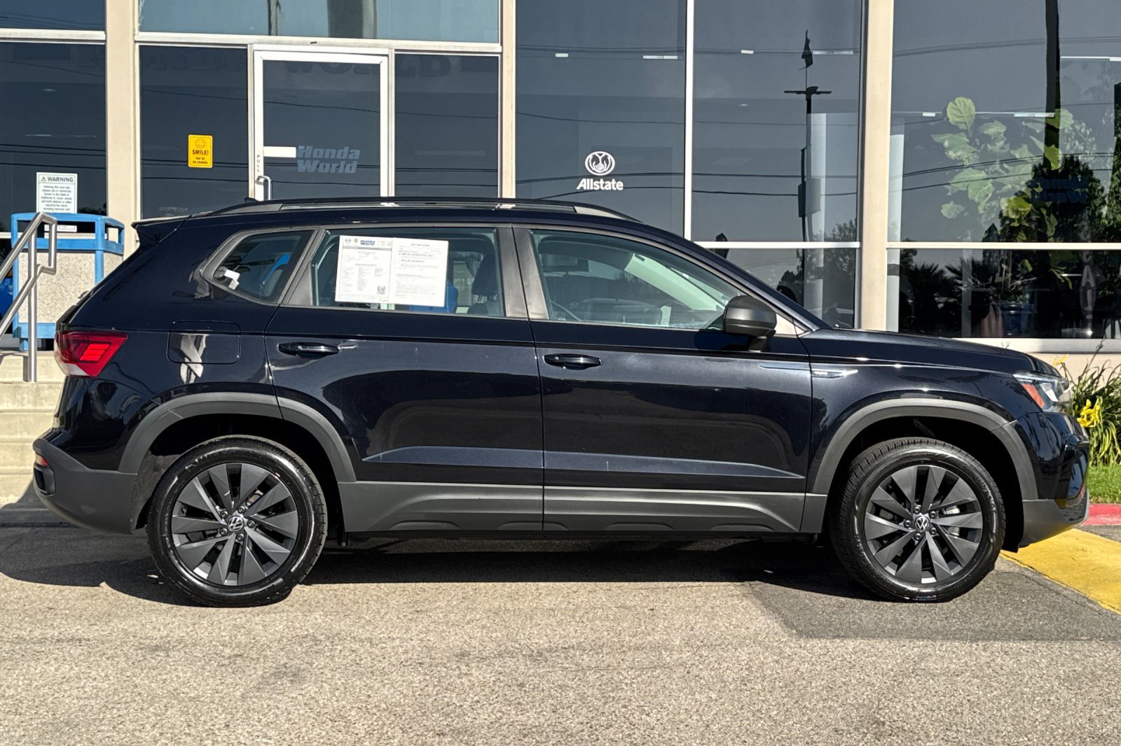 Used 2023 Volkswagen Taos S FWD image 3