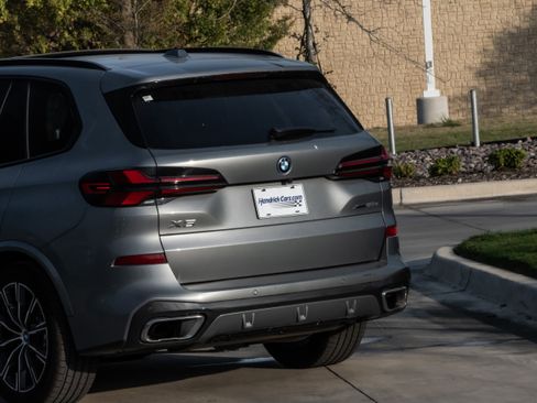 Certified 2025 BMW X5 xDrive50e w/ M Sport Package image 6