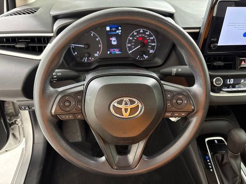 Used 2025 Toyota Corolla LE FWD image 24