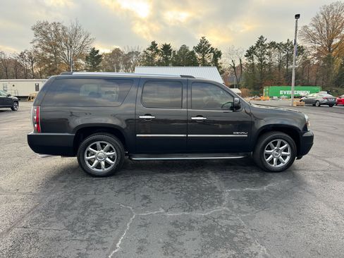 Used 2011 GMC Yukon XL Denali image 5