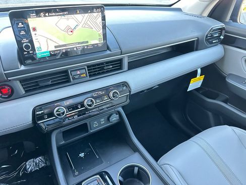 New 2025 Honda Pilot Touring image 26