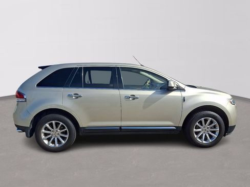 Used 2011 Lincoln MKX 2WD w/ 101A Rapid Spec Order Code image 7