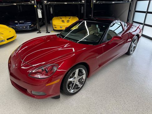 Used 2012 Chevrolet Corvette Coupe w/ 2LT Preferred Equipment Group RWD image 7
