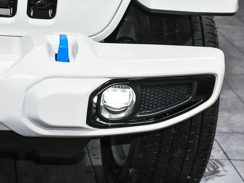 Used 2022 Jeep Wrangler Unlimited Sahara image 65