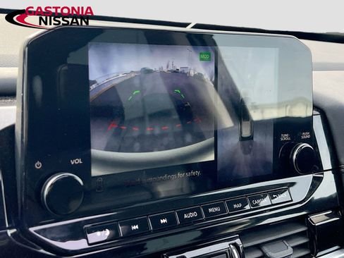 Used 2024 Nissan Pathfinder Platinum w/ Cargo Package image 18