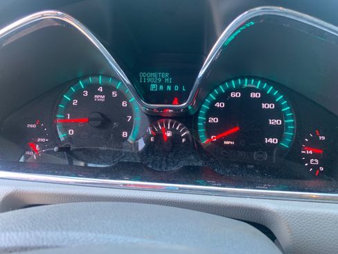 Used 2017 Chevrolet Traverse LT w/ Style and Technology Package AWD/4WD image 9