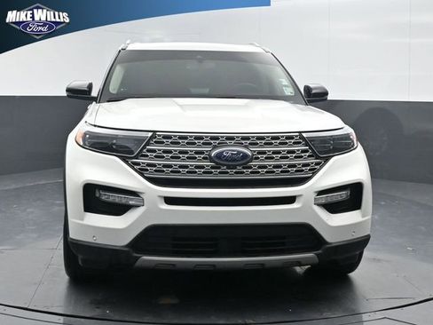 Used 2022 Ford Explorer Limited w/ Limited Technology Package image 2