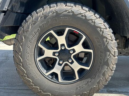 Used 2020 Jeep Wrangler Unlimited Rubicon AWD/4WD image 25