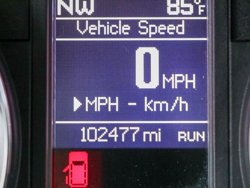Used 2016 Chrysler Town & Country Touring FWD image 16