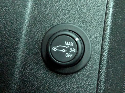 Used 2023 Chevrolet Equinox RS image 31