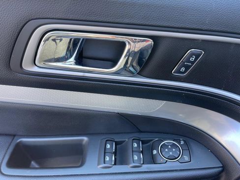 Used 2017 Ford Explorer XLT w/ Equipment Group 201A image 14