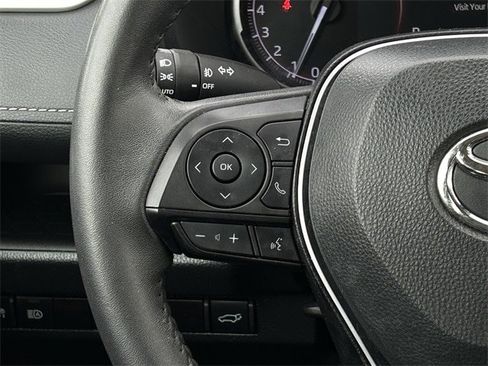 Used 2023 Toyota RAV4 XLE Premium image 15