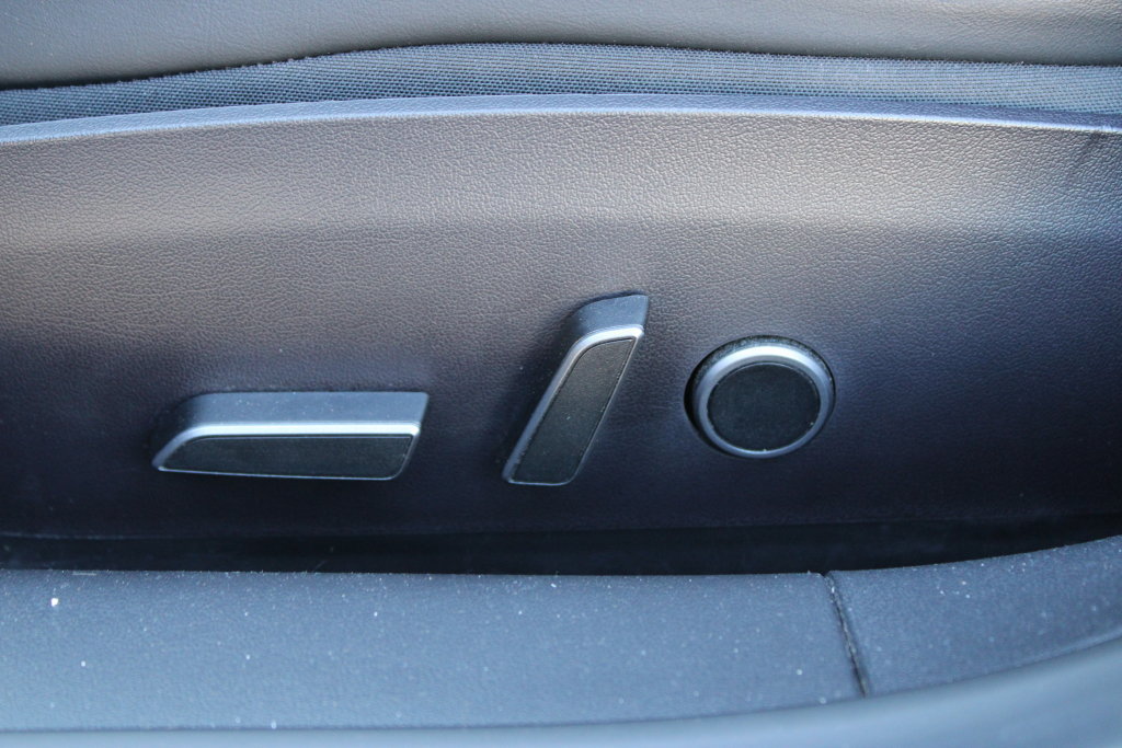 Used 2022 Tesla Model 3 Long Range AWD/4WD image 17