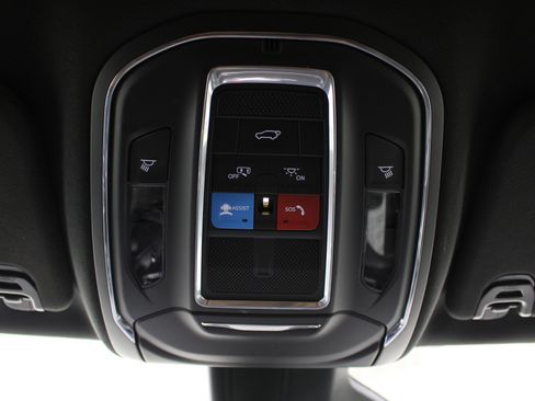 Used 2024 Jeep Wagoneer 4WD image 19