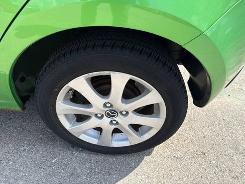 Used 2013 MAZDA MAZDA2 Touring FWD image 12