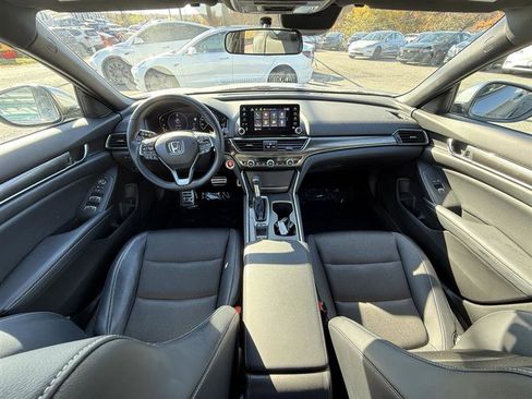 Used 2018 Honda Accord Sport image 10