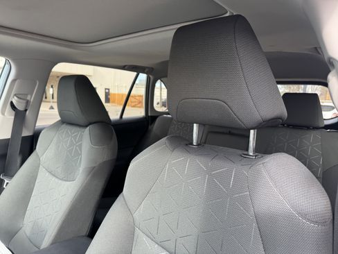 Used 2021 Toyota RAV4 XLE image 13