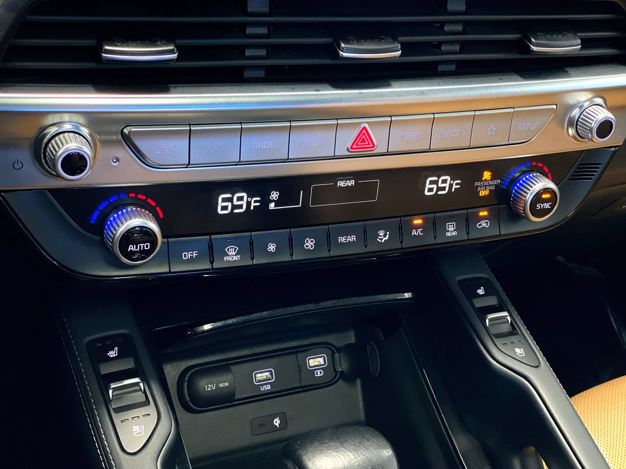Used 2020 Kia Telluride SX w/ Towing Package FWD image 24