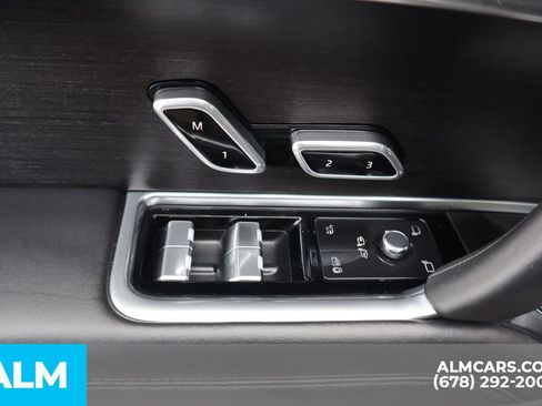 Used 2025 Land Rover Range Rover Long Wheelbase SE image 13