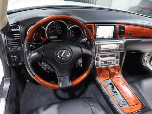 Used 2005 Lexus SC 430 Convertible RWD image 21