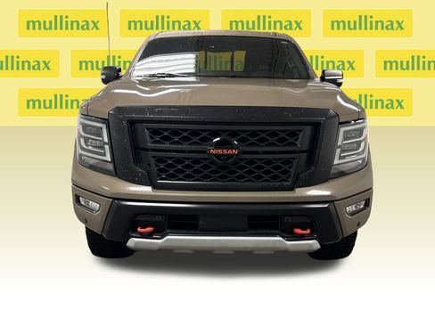 Used 2021 Nissan Titan PRO-4X w/ Pro-4x Convenience Package image 6