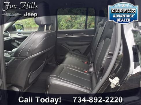 Certified 2023 Jeep Grand Cherokee Limited AWD/4WD image 11