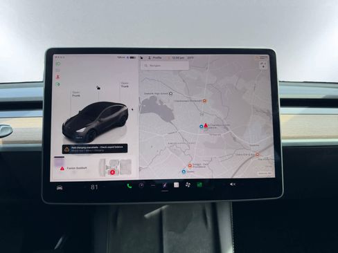 Used 2022 Tesla Model Y Long Range image 14