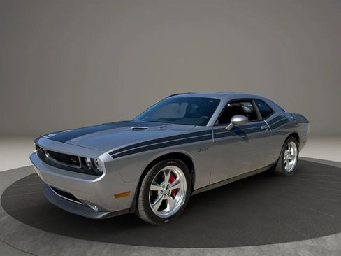 Used 2013 Dodge Challenger R/T image 3