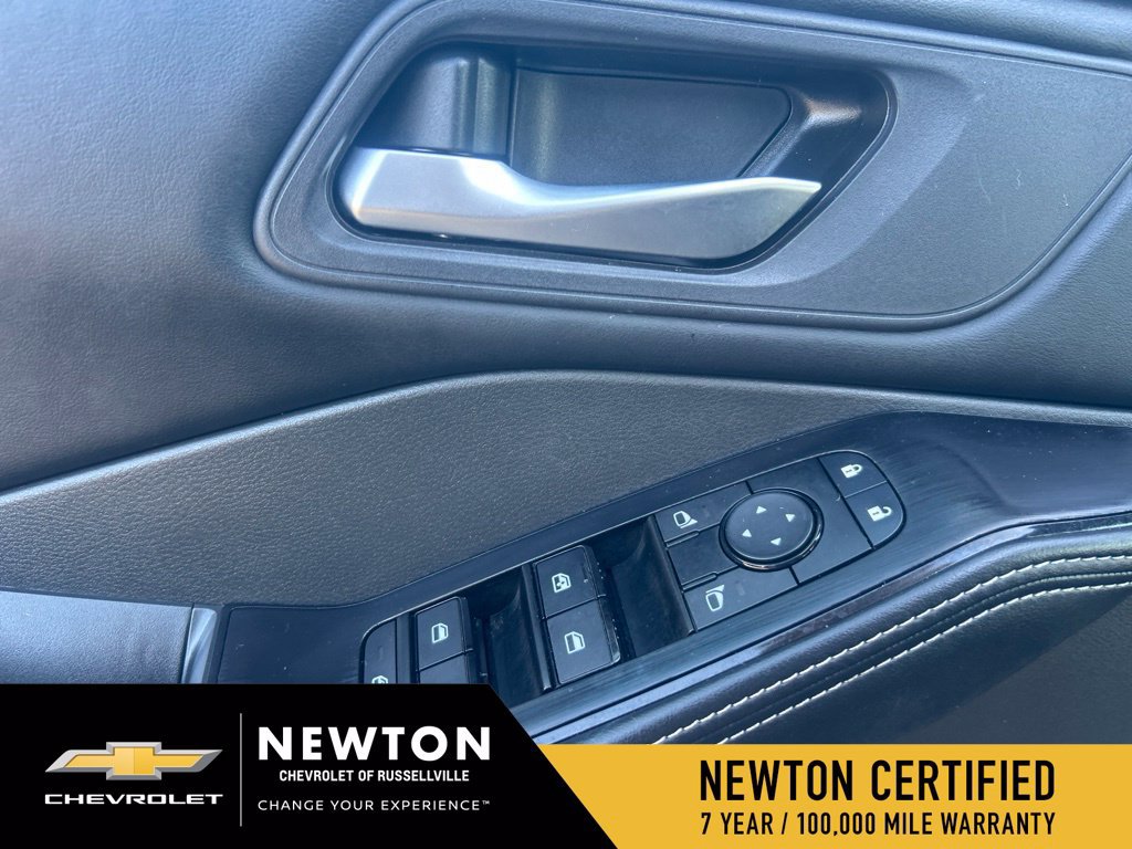 Used 2025 Nissan Rogue SV FWD image 9