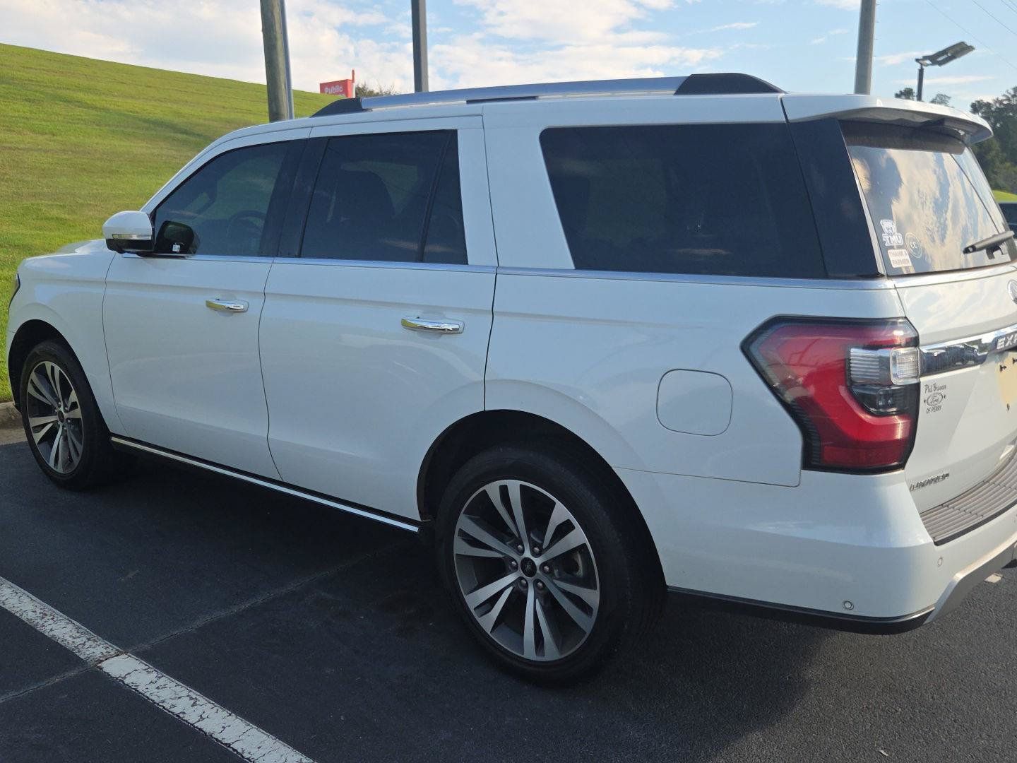Used 2021 Ford Expedition Limited RWD image 4