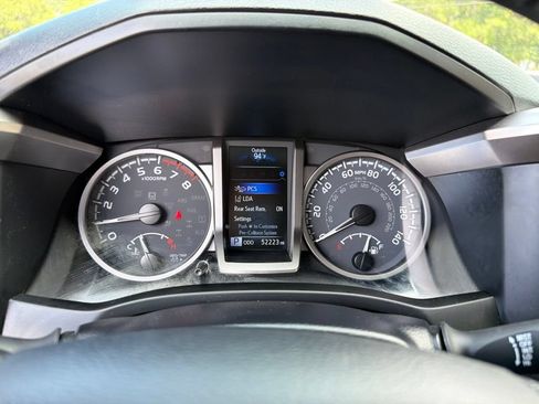 Used 2023 Toyota Tacoma Limited AWD/4WD image 9