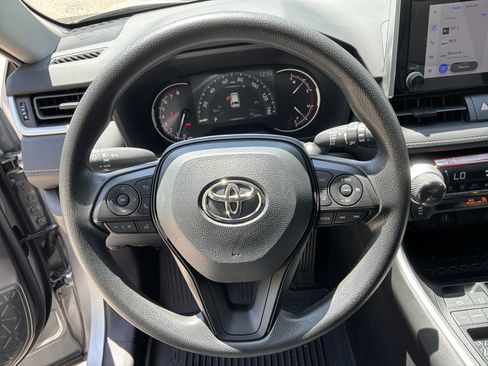 Used 2025 Toyota RAV4 XLE w/ Convenience Package image 18