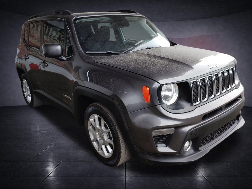 Used 2019 Jeep Renegade Latitude w/ UConnect 8.4 Nav Group FWD image 7