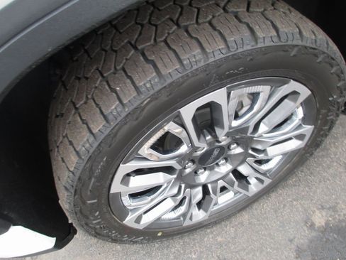 Used 2023 GMC Sierra 1500 Denali Ultimate image 12