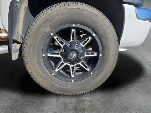 Used 2004 GMC Sierra 2500 SLT w/ Heavy-Duty Power Package image 36