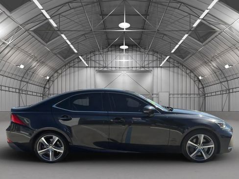 Used 2019 Lexus IS 300 w/ Premium Package RWD image 4
