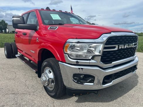 Used 2024 RAM 3500 SLT w/ Quick Order Package 2YG SLT AWD/4WD image 1