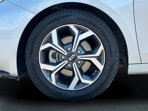 Used 2020 Kia Forte LXS FWD image 27