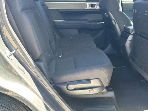 Used 2025 Hyundai Santa Fe SE image 16