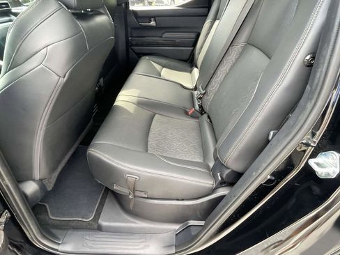 Used 2024 Toyota Tacoma Limited w/ Limited Package (LT) AWD/4WD image 10