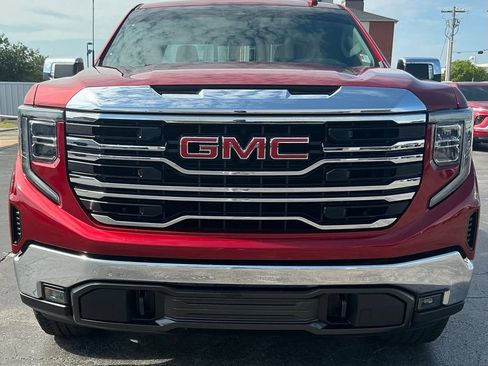 Used 2023 GMC Sierra 1500 SLT w/ SLT Premium Package AWD/4WD image 2