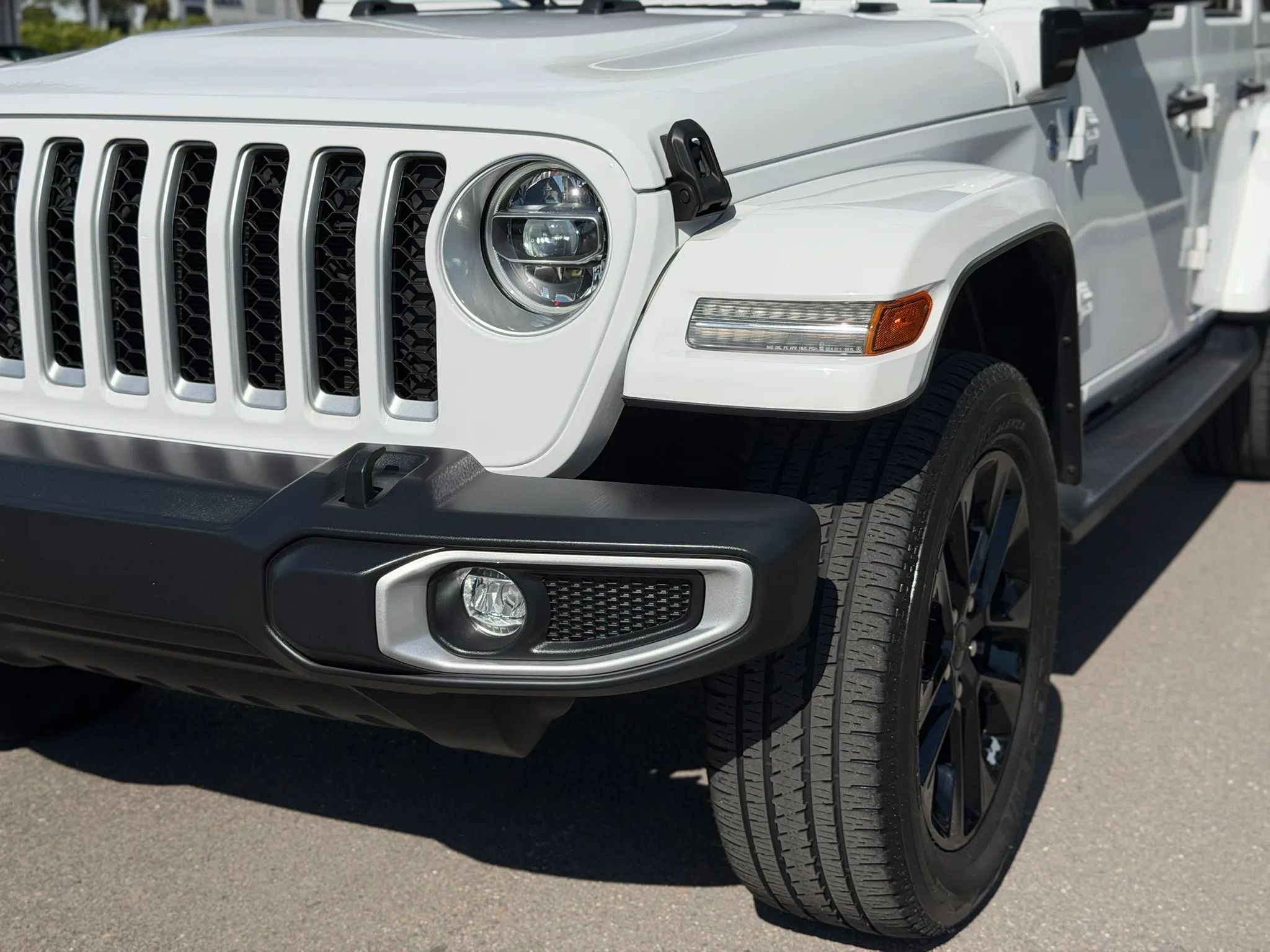 Used 2021 Jeep Wrangler Unlimited Sahara AWD/4WD image 47