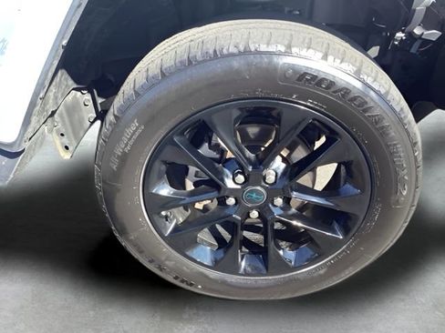 Used 2024 Jeep Wrangler Unlimited Sahara AWD/4WD image 12