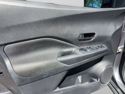 Used 2019 Nissan Kicks S image 15